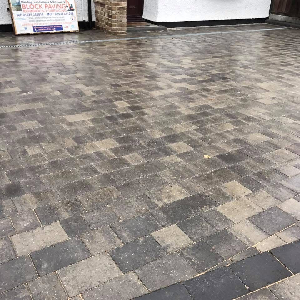 Block paving driveway installed in Essex by Andy Harragan & Sons