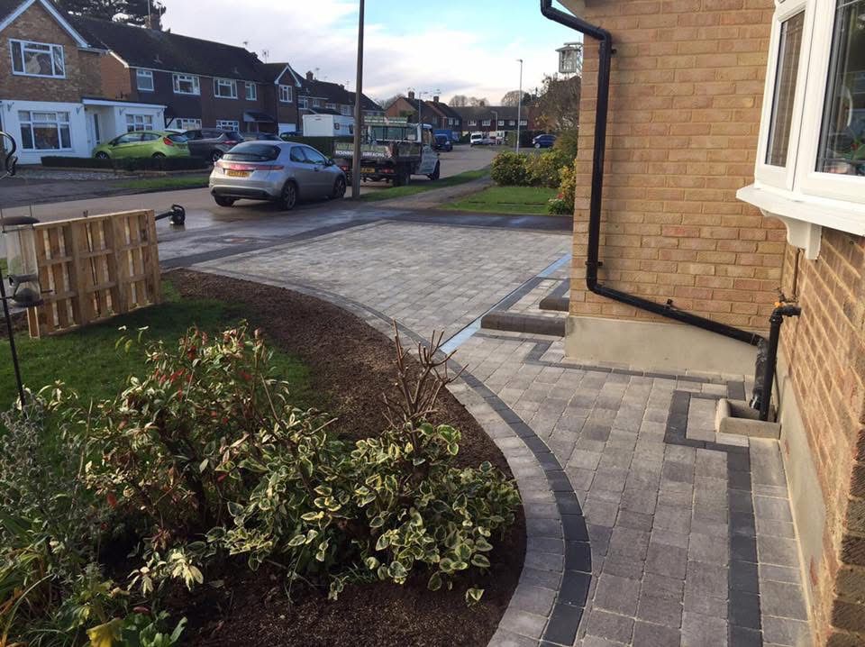 Block paving driveway installed in Essex by Andy Harragan & Sons