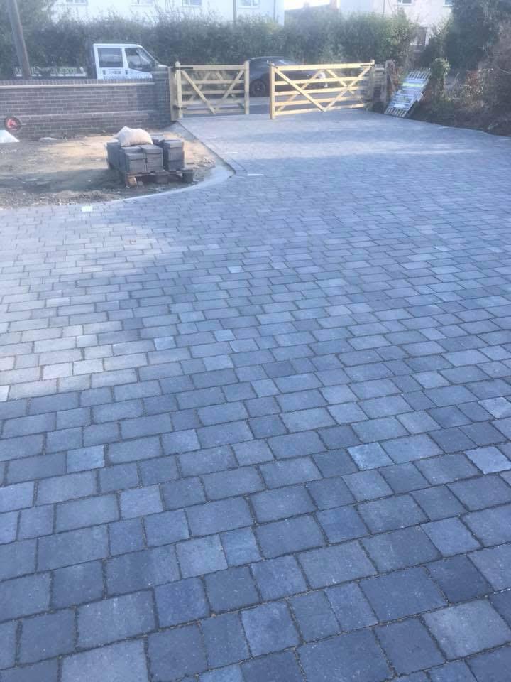 Block paving driveway installed in Essex by Andy Harragan & Sons