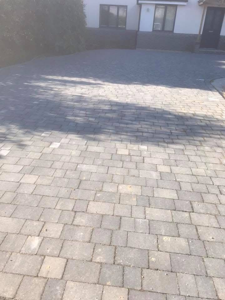 Block paving driveway installed in Essex by Andy Harragan & Sons