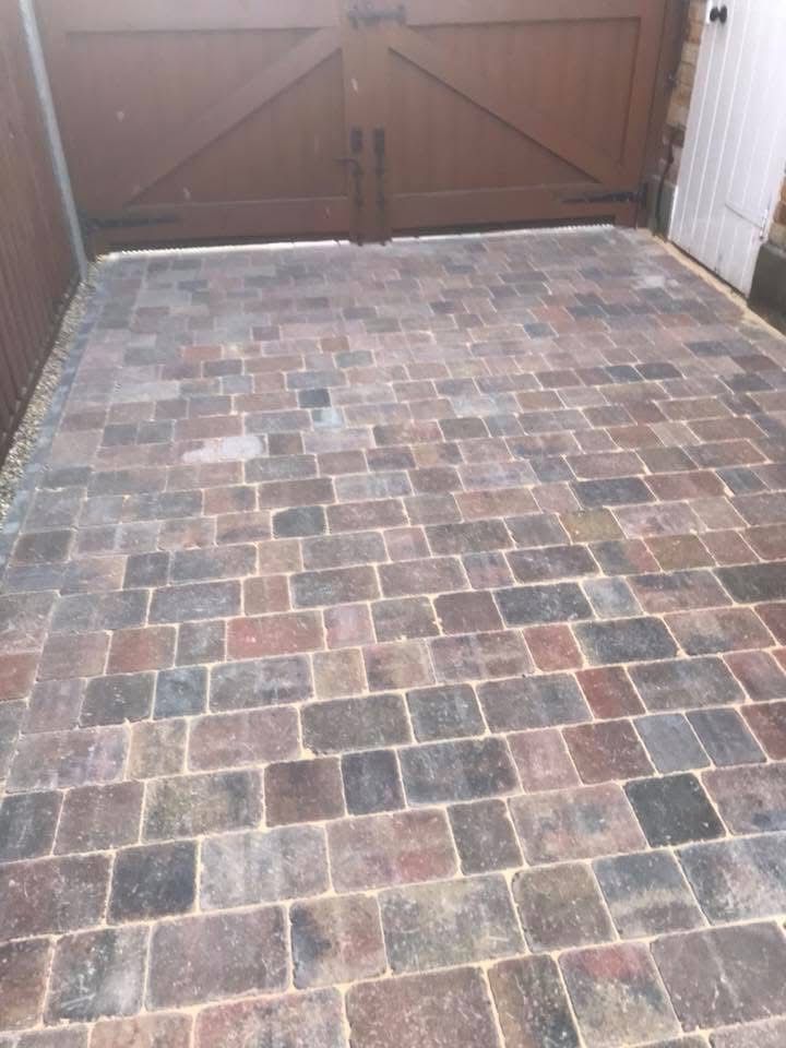 Block paving driveway installed in Essex by Andy Harragan & Sons