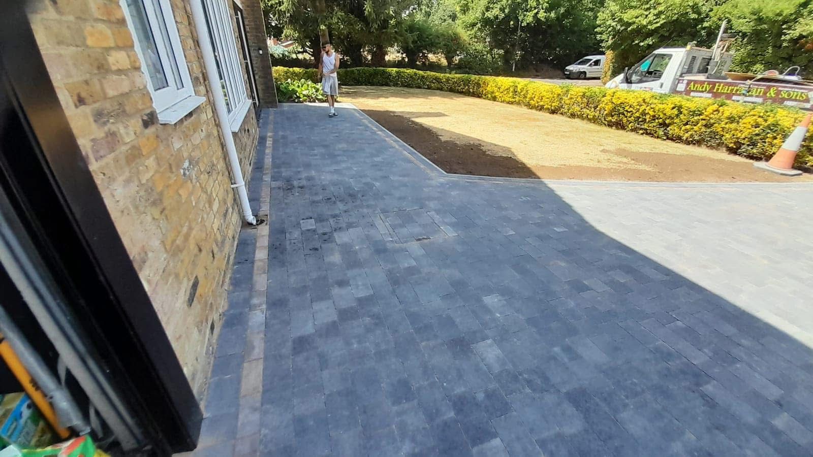 Block paving driveway installed in Essex by Andy Harragan & Sons
