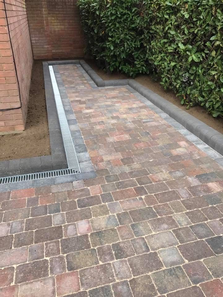 Block paving driveway installed in Essex by Andy Harragan & Sons