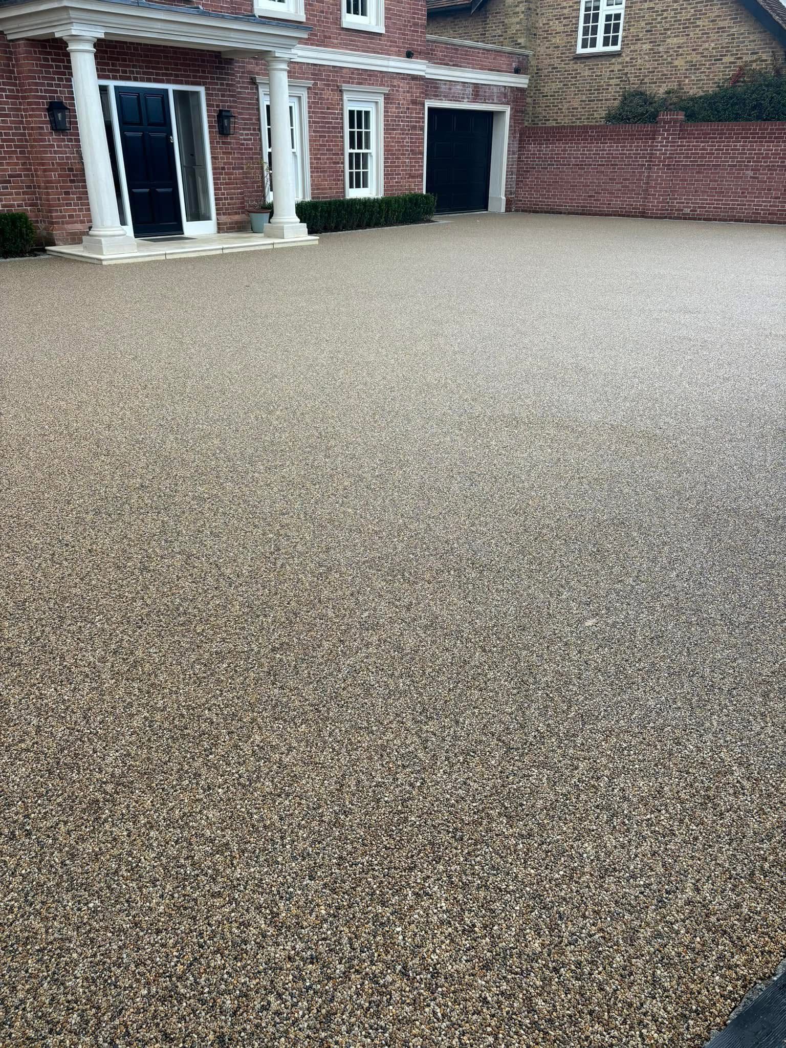 Resin bound gravel driveway installed in Essex by Andy Harragan & Sons