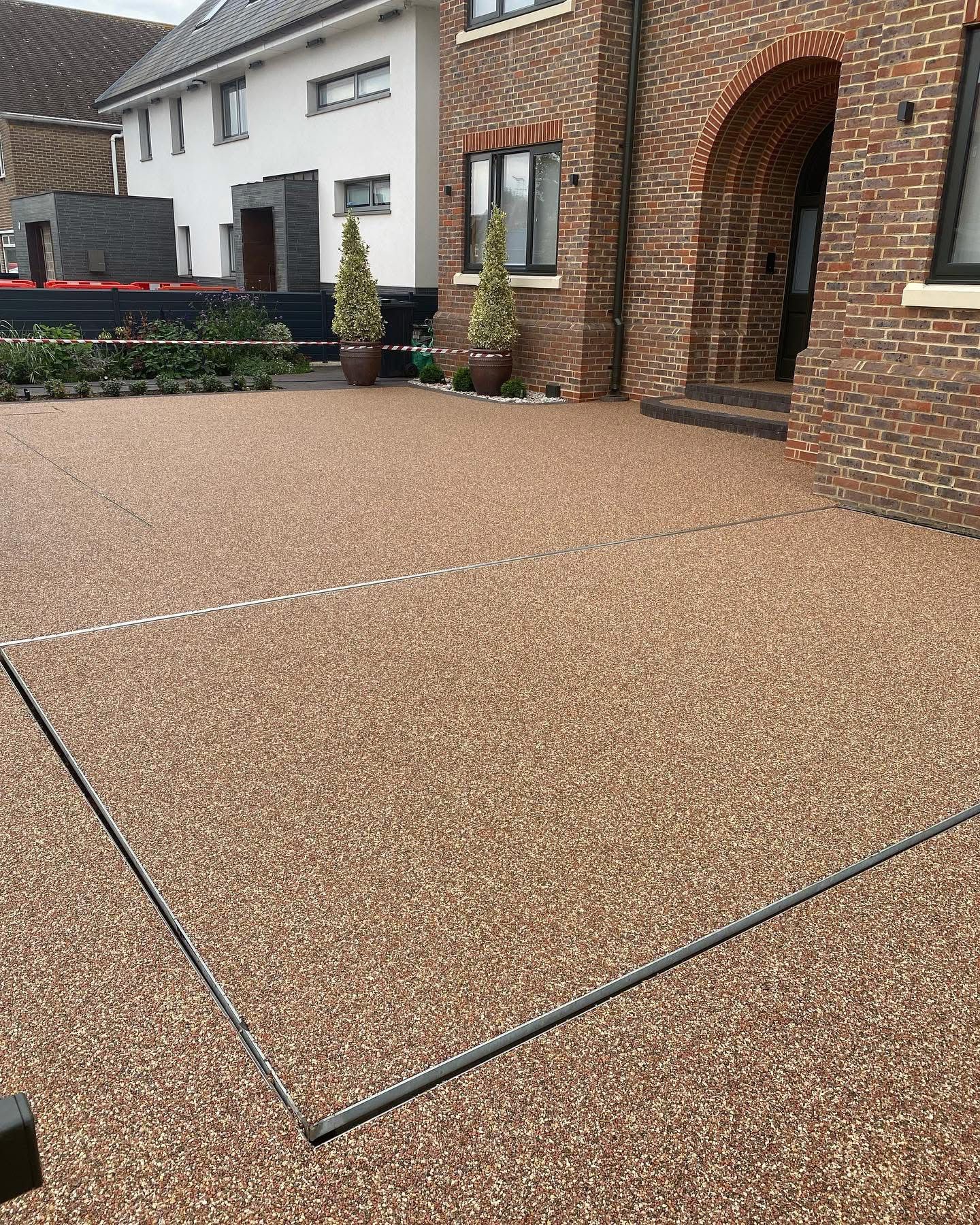 Resin bound gravel driveway installed in Essex by Andy Harragan & Sons
