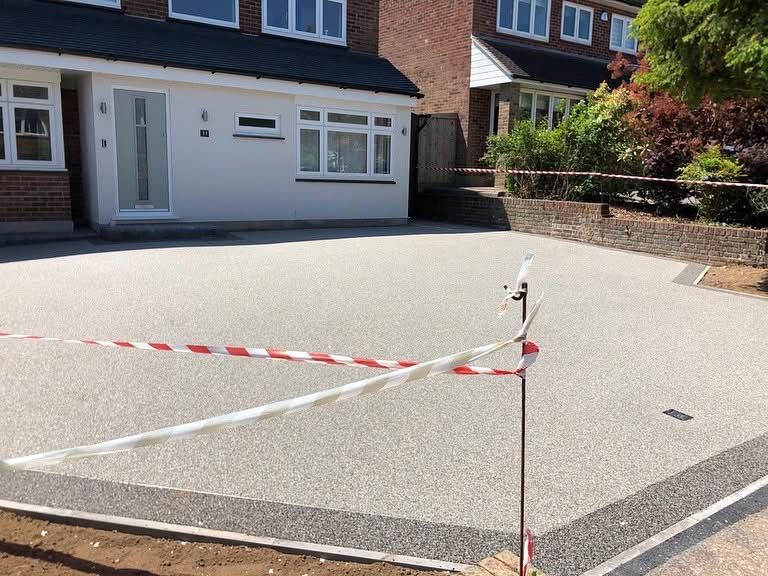 Resin bound gravel driveway installed in Essex by Andy Harragan & Sons