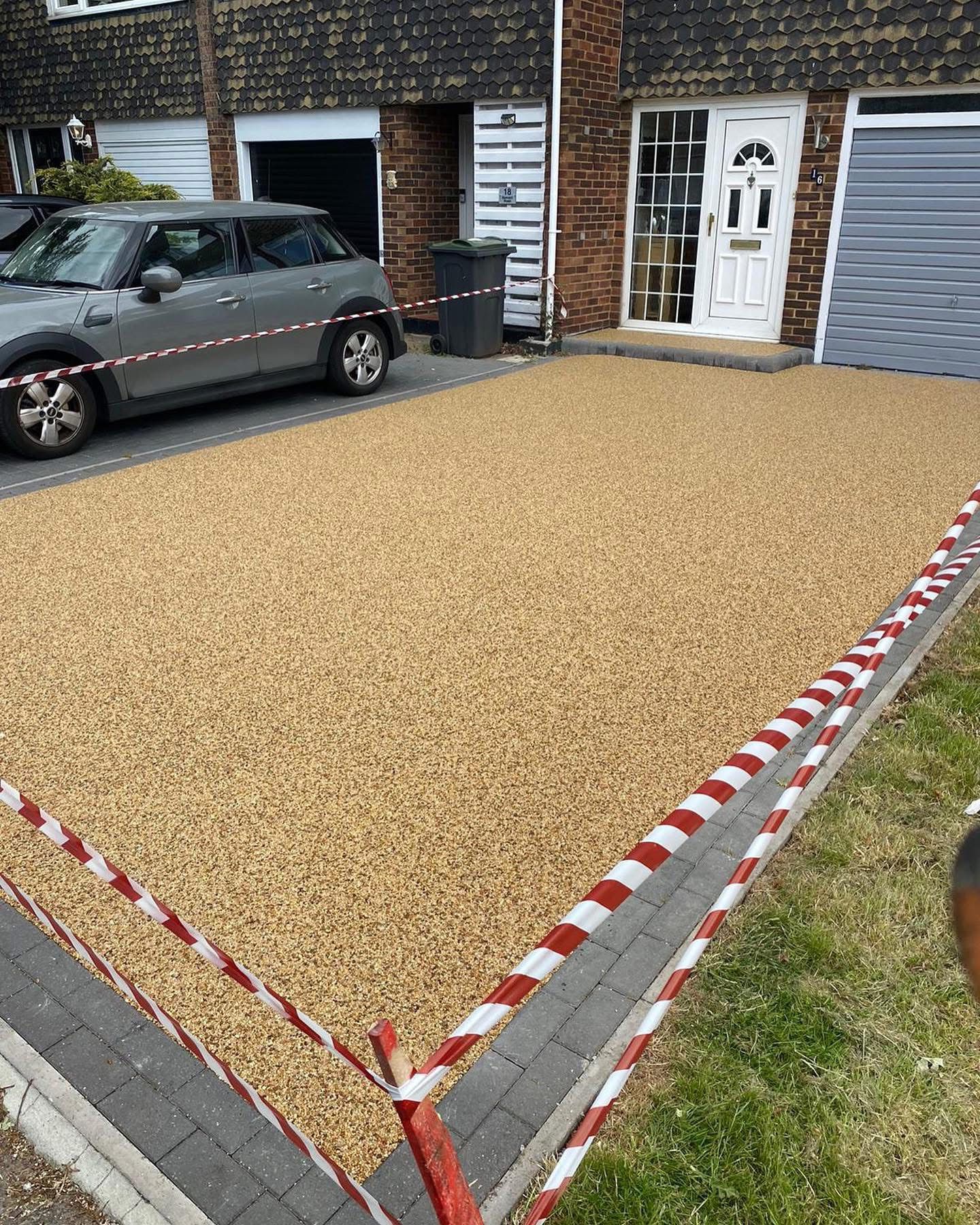 Resin bound gravel driveway installed in Essex by Andy Harragan & Sons