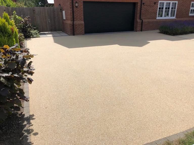 Resin bound gravel driveway installed in Essex by Andy Harragan & Sons