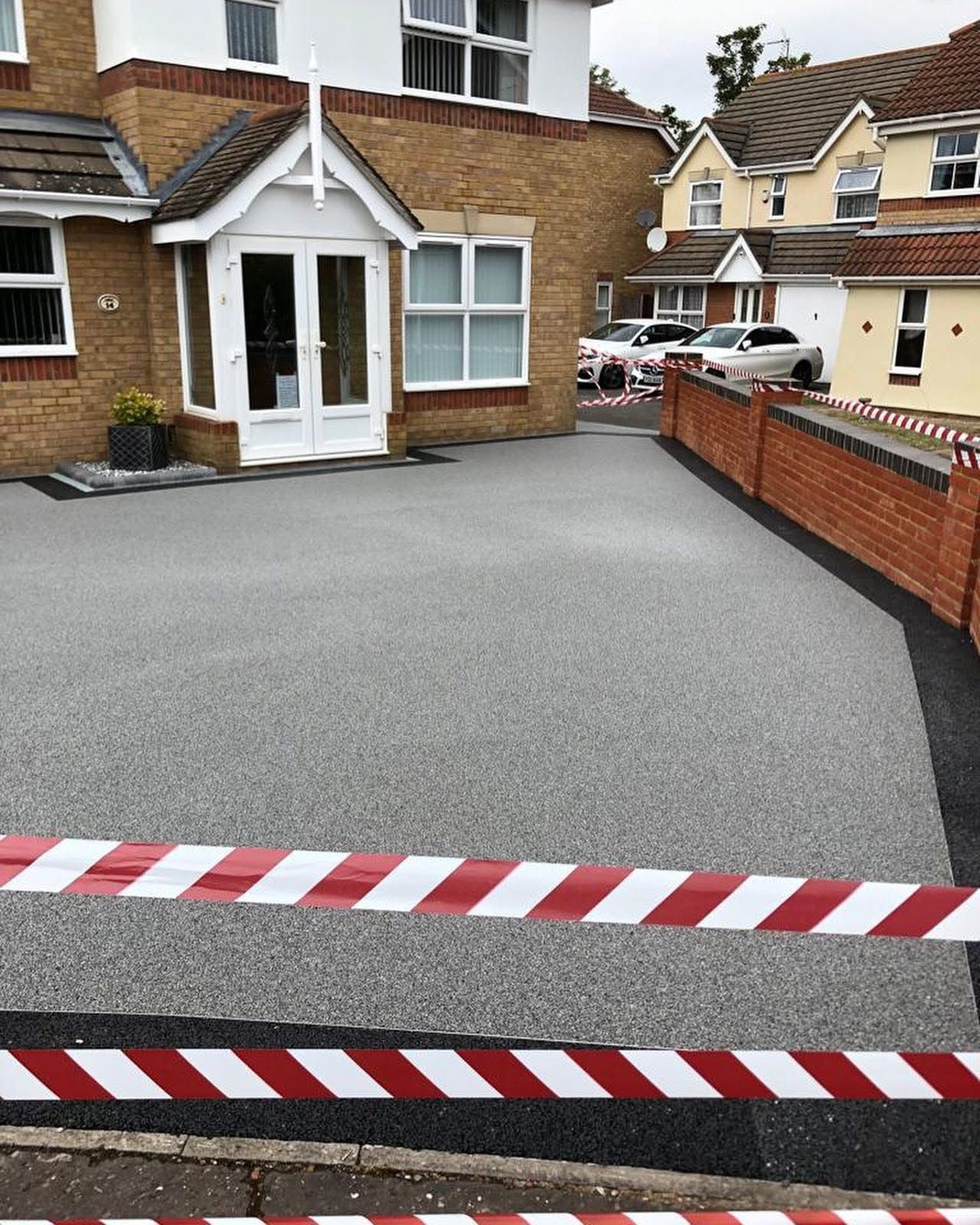 Resin bound gravel driveway installed in Essex by Andy Harragan & Sons