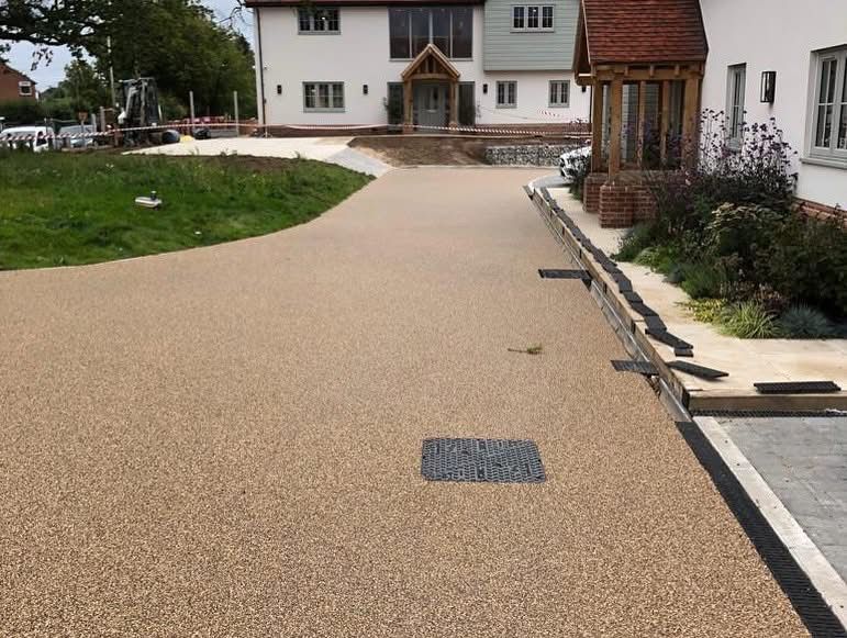Resin bound gravel driveway installed in Essex by Andy Harragan & Sons