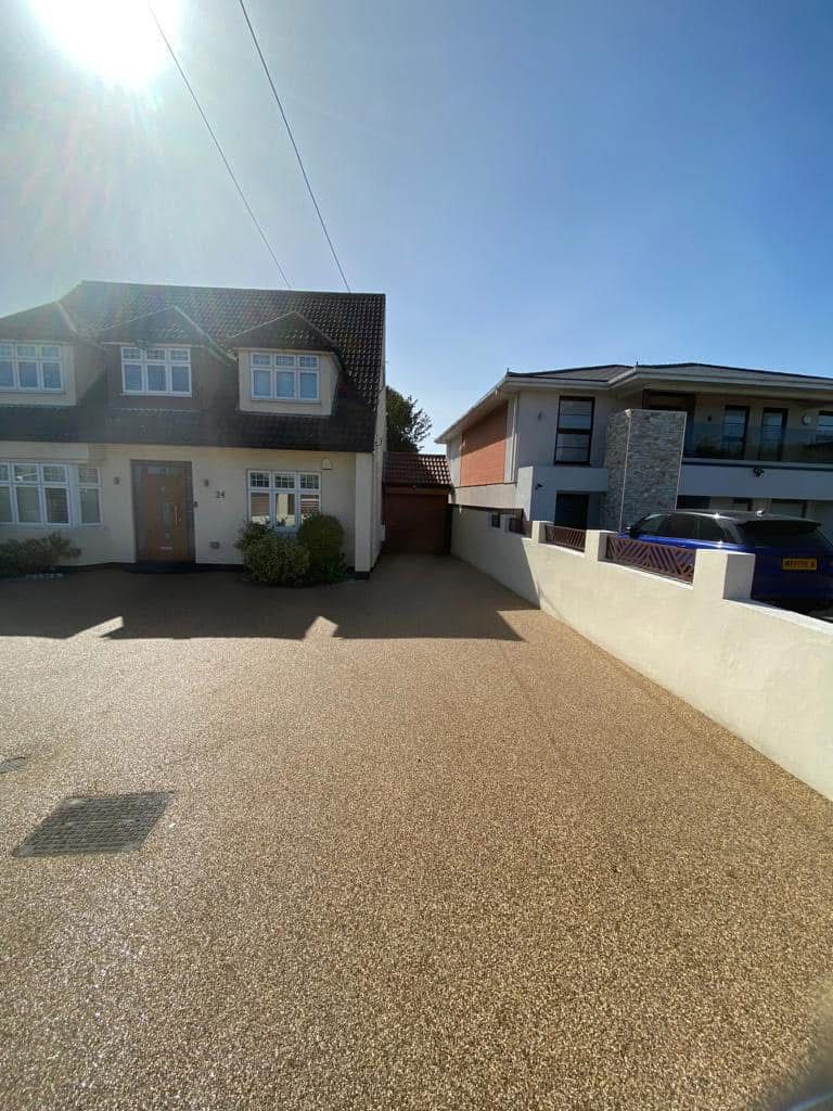 Resin bound gravel driveway installed in Essex by Andy Harragan & Sons