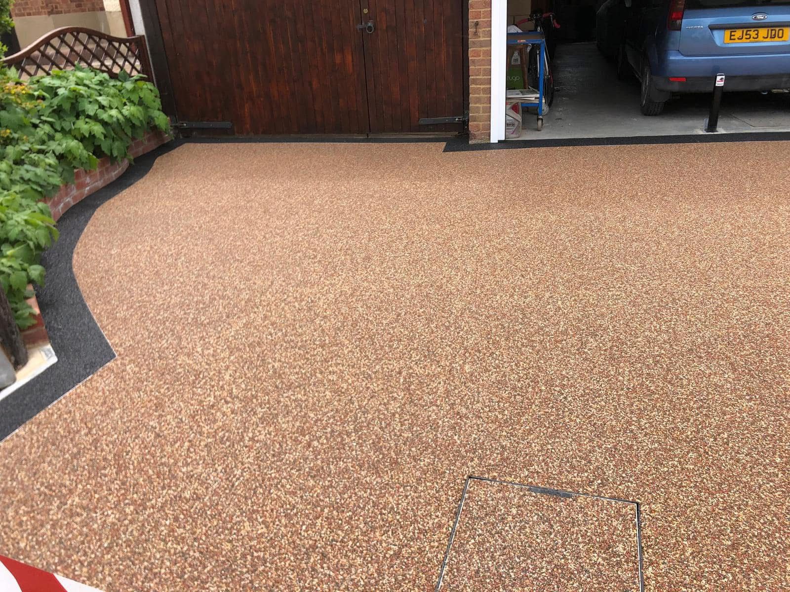 Resin bound gravel driveway installed in Essex by Andy Harragan & Sons