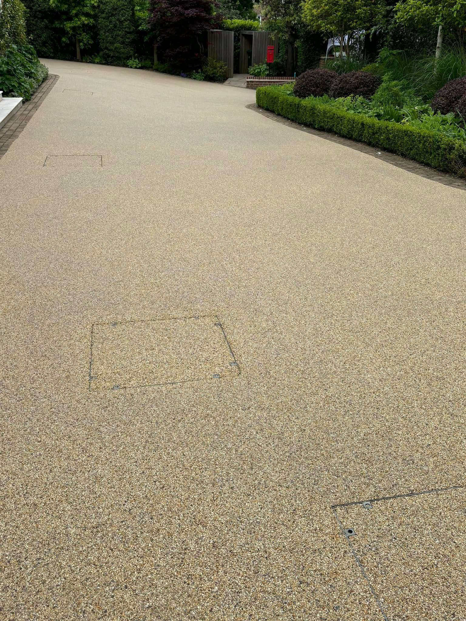 Resin bound gravel driveway installed in Essex by Andy Harragan & Sons