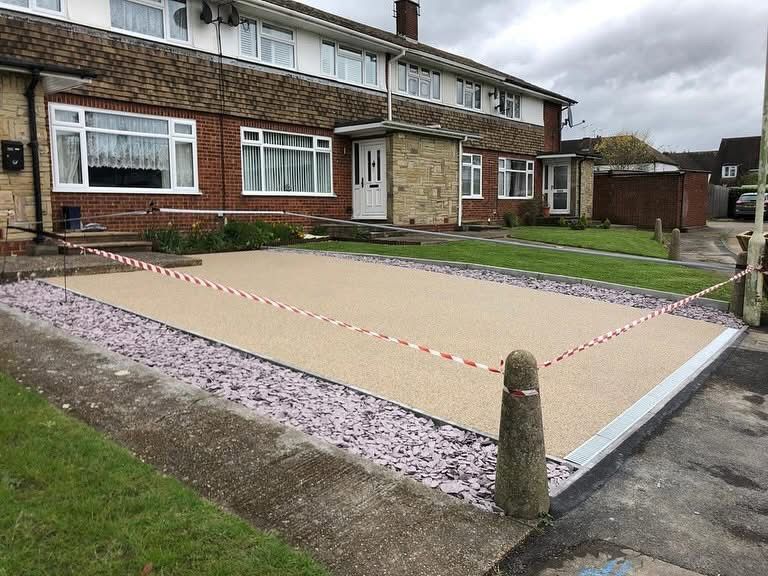 Resin bound gravel driveway installed in Essex by Andy Harragan & Sons