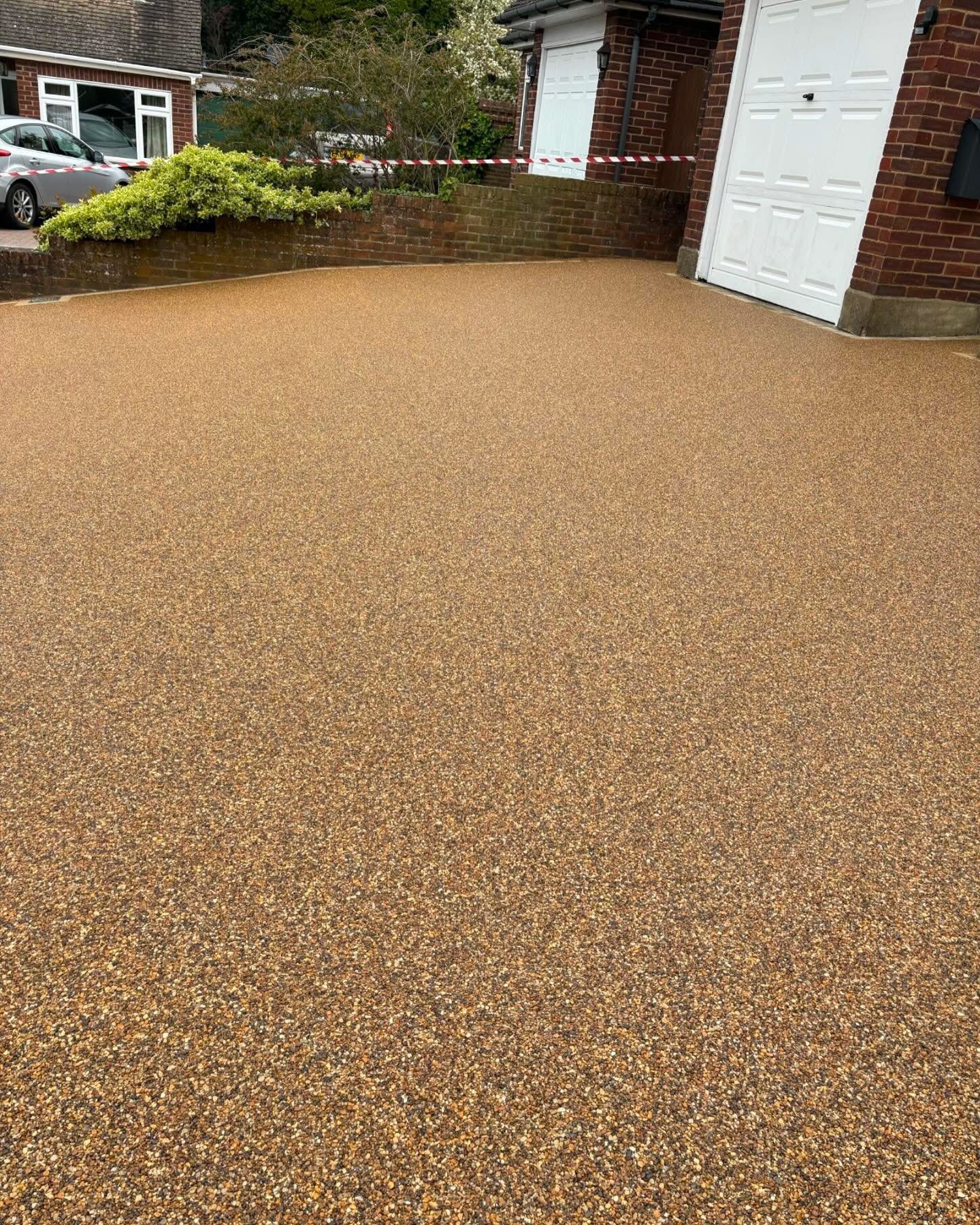 Resin bound gravel driveway installed in Essex by Andy Harragan & Sons