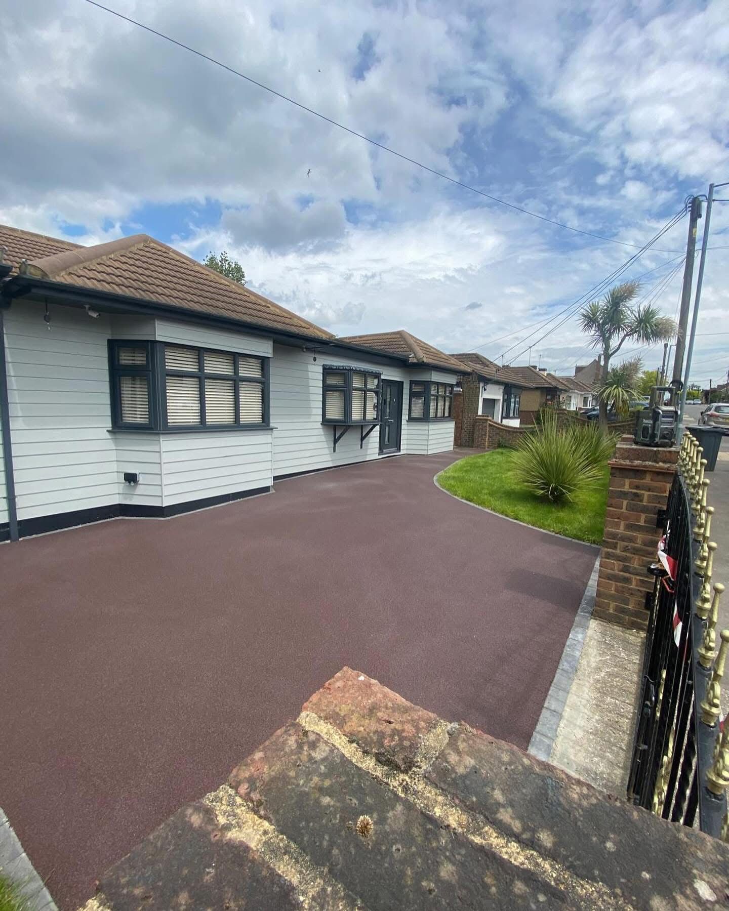 Resin bound gravel driveway installed in Essex by Andy Harragan & Sons