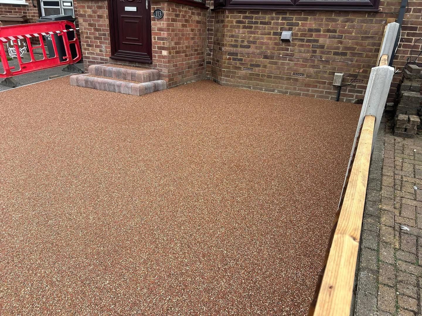 Resin bound gravel driveway installed in Essex by Andy Harragan & Sons