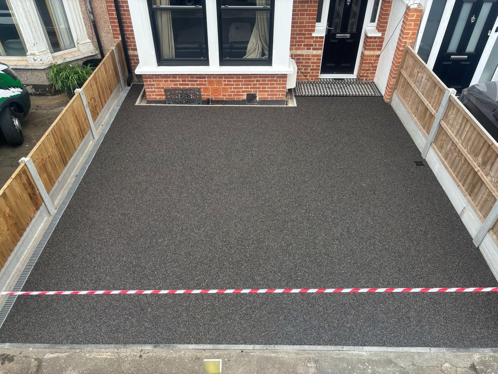 Resin bound gravel driveway installed in Essex by Andy Harragan & Sons