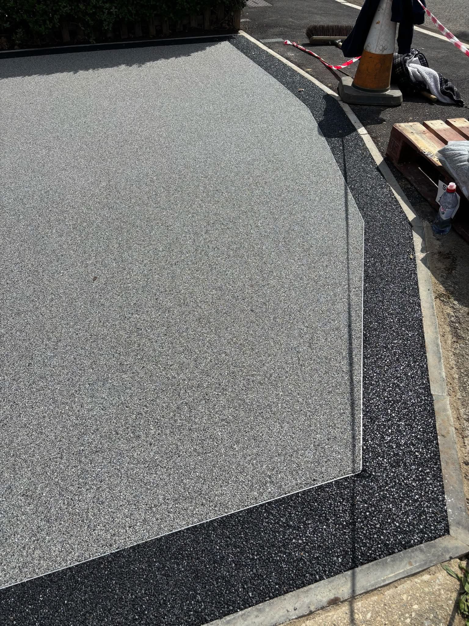 Resin bound gravel driveway installed in Essex by Andy Harragan & Sons