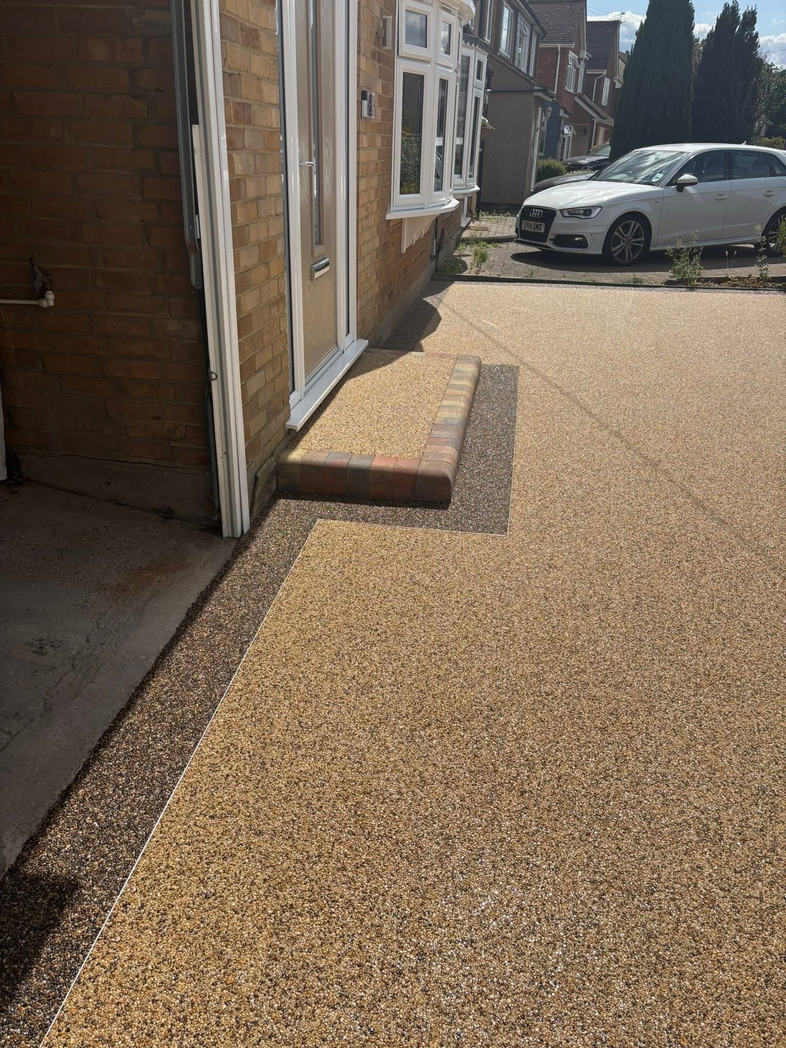 Resin bound gravel driveway installed in Essex by Andy Harragan & Sons