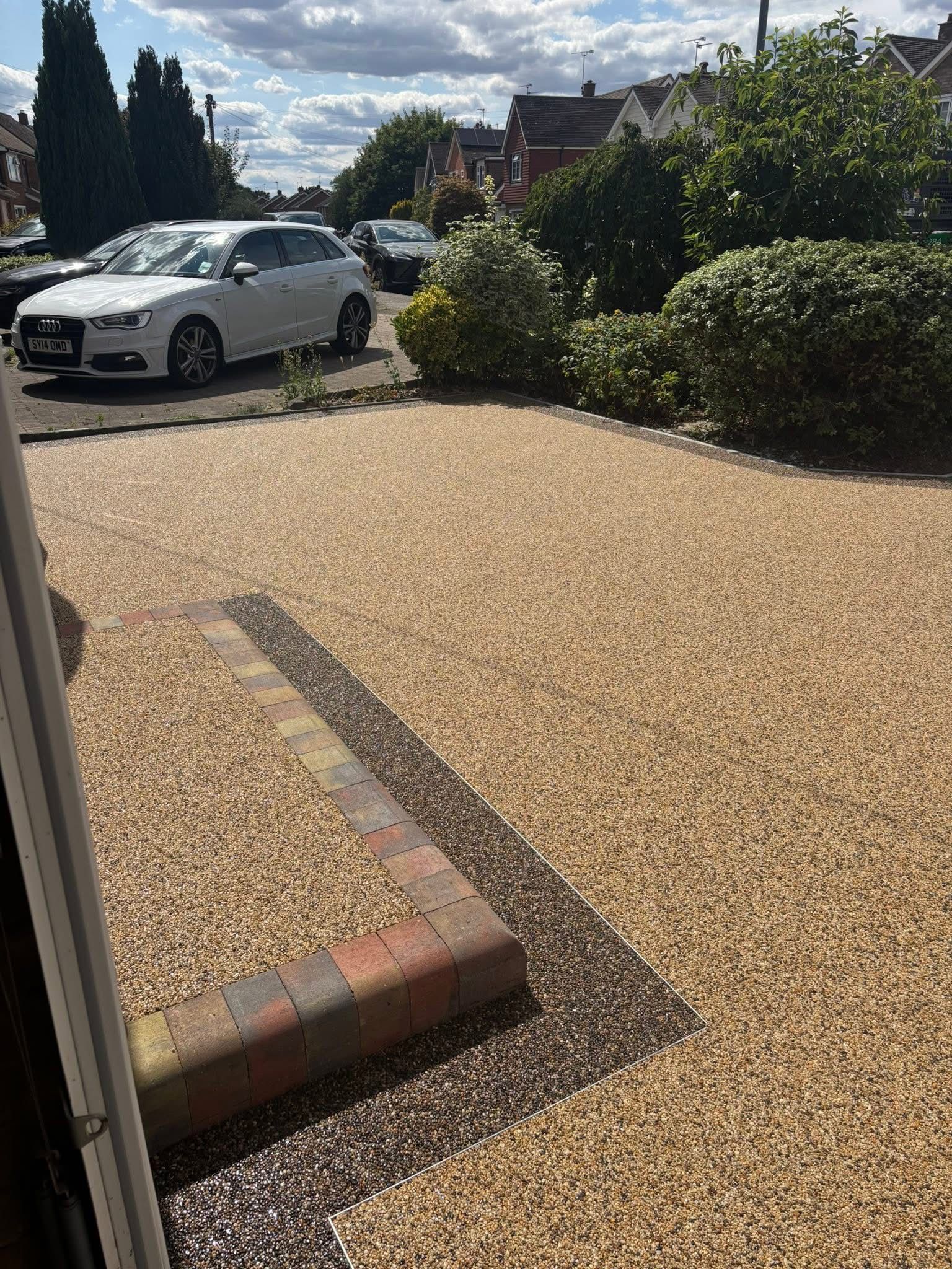 Resin bound gravel driveway installed in Essex by Andy Harragan & Sons