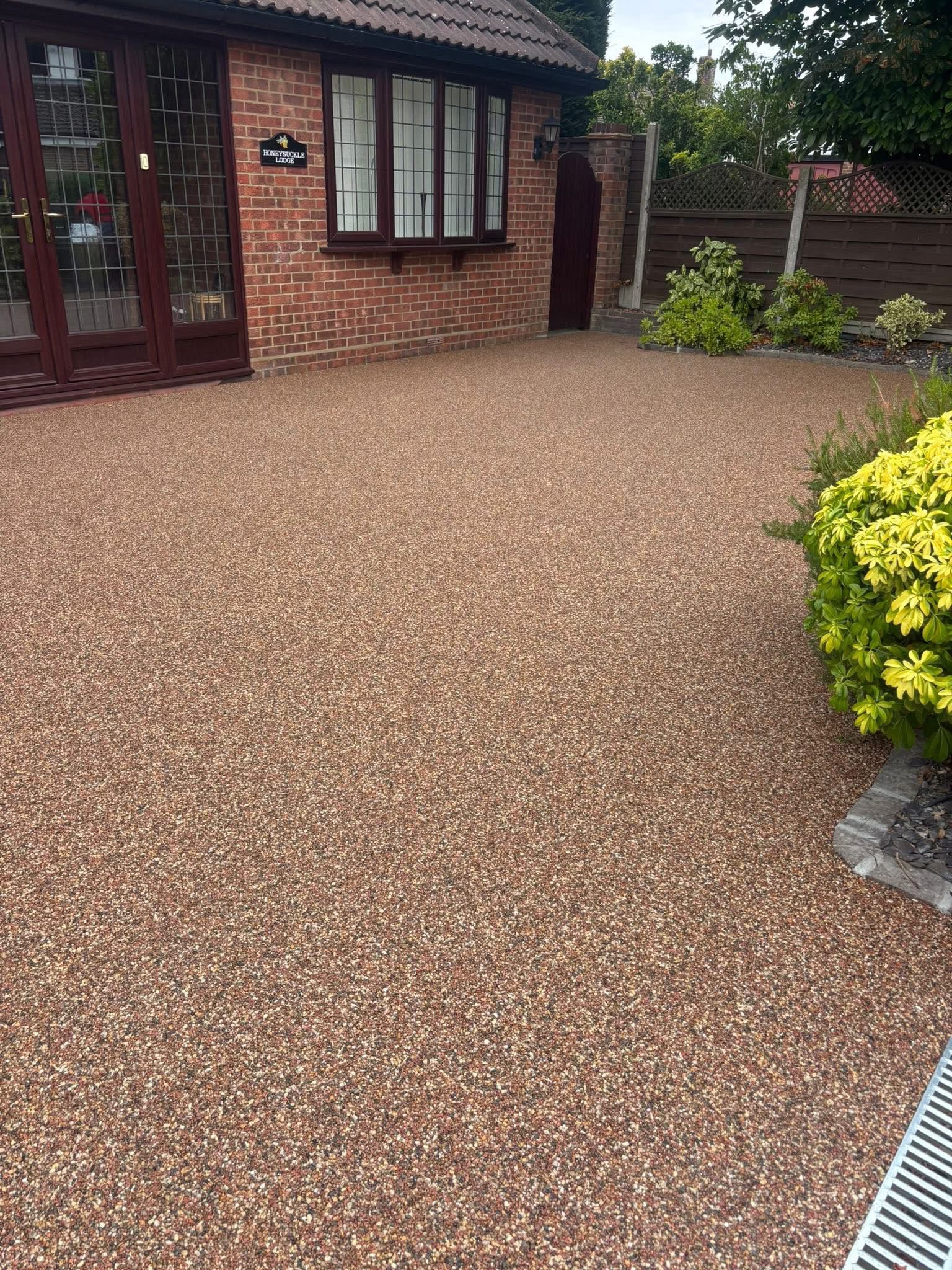 Resin bound gravel driveway installed in Essex by Andy Harragan & Sons