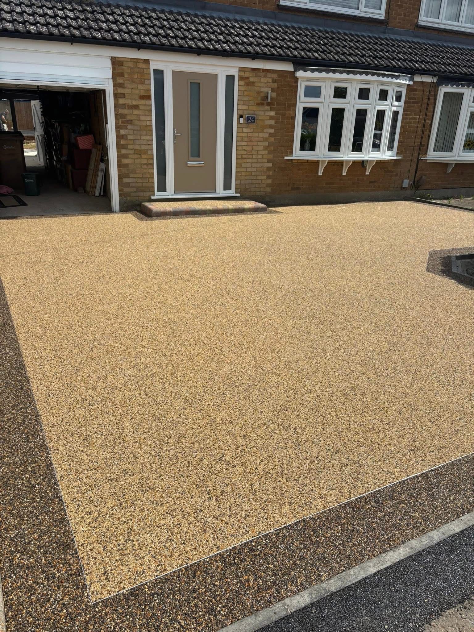 Resin bound gravel driveway installed in Essex by Andy Harragan & Sons