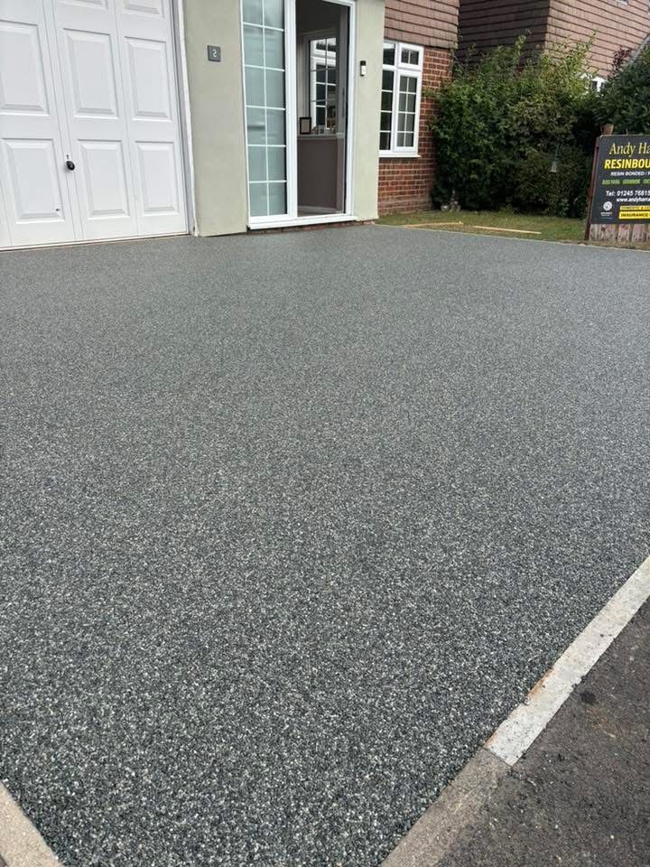 Resin bound gravel driveway installed in Essex by Andy Harragan & Sons