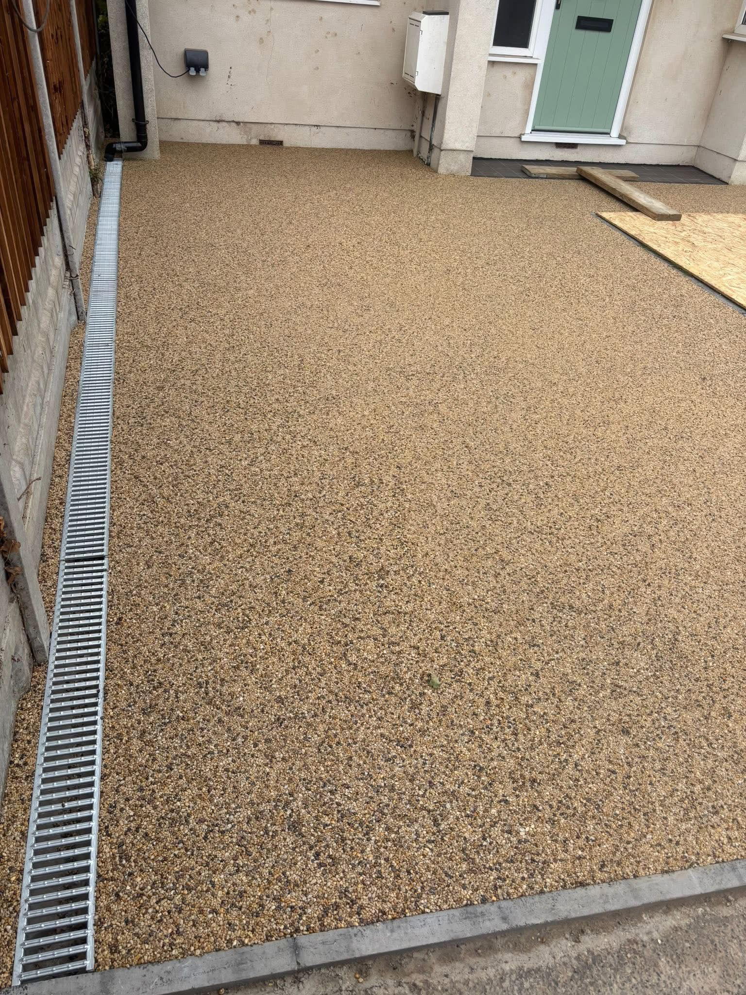 Resin bound gravel driveway installed in Essex by Andy Harragan & Sons