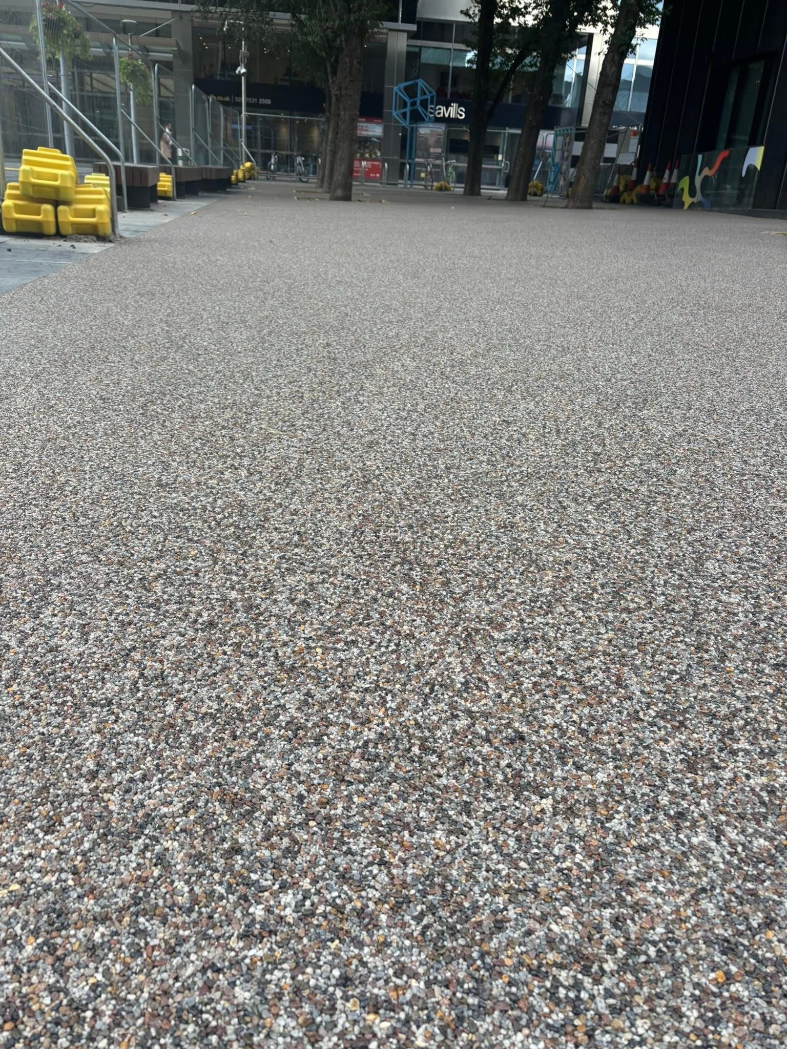 Resin bound gravel driveway installed in Essex by Andy Harragan & Sons