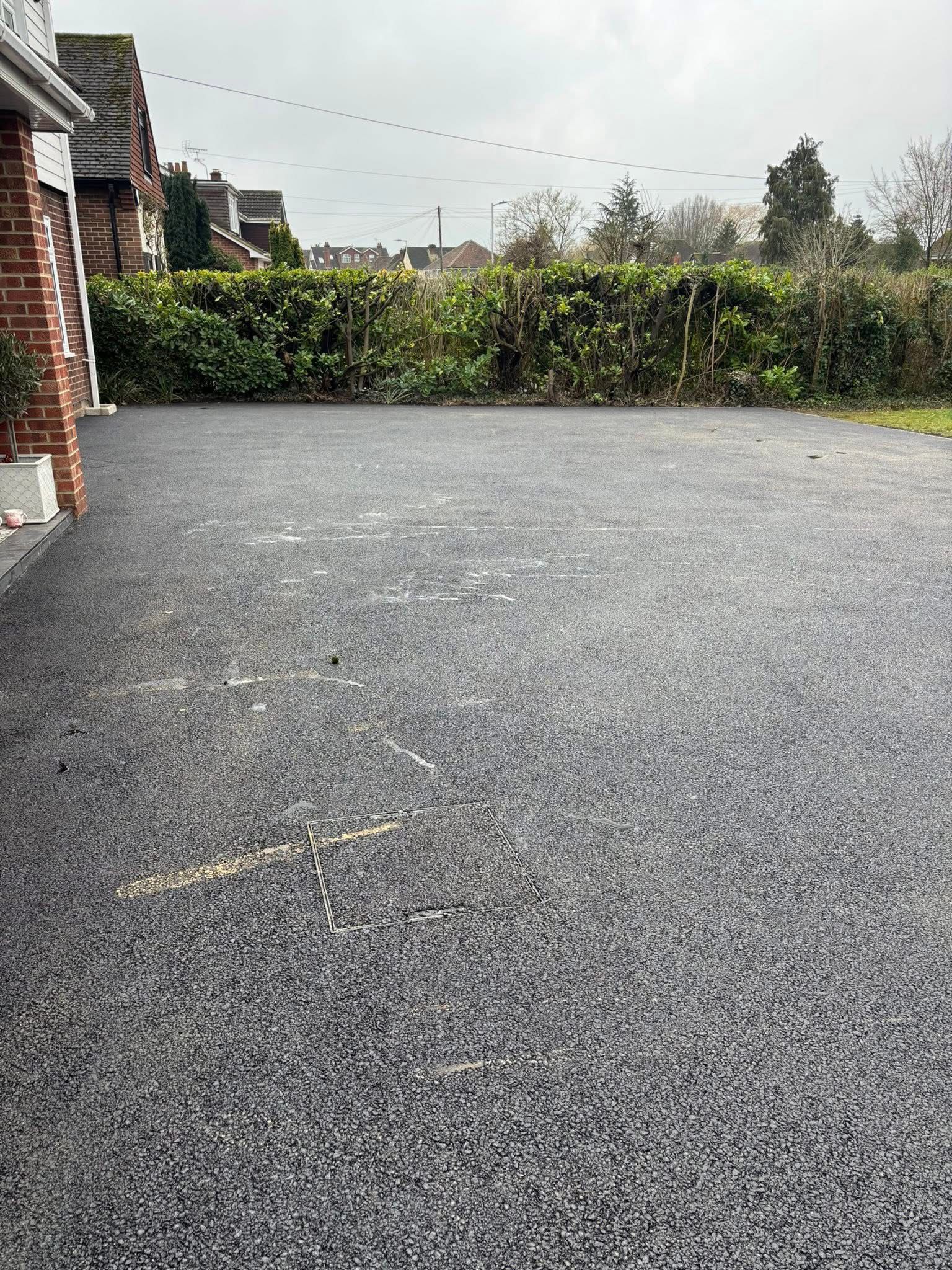 Resin bound gravel driveway installed in Essex by Andy Harragan & Sons