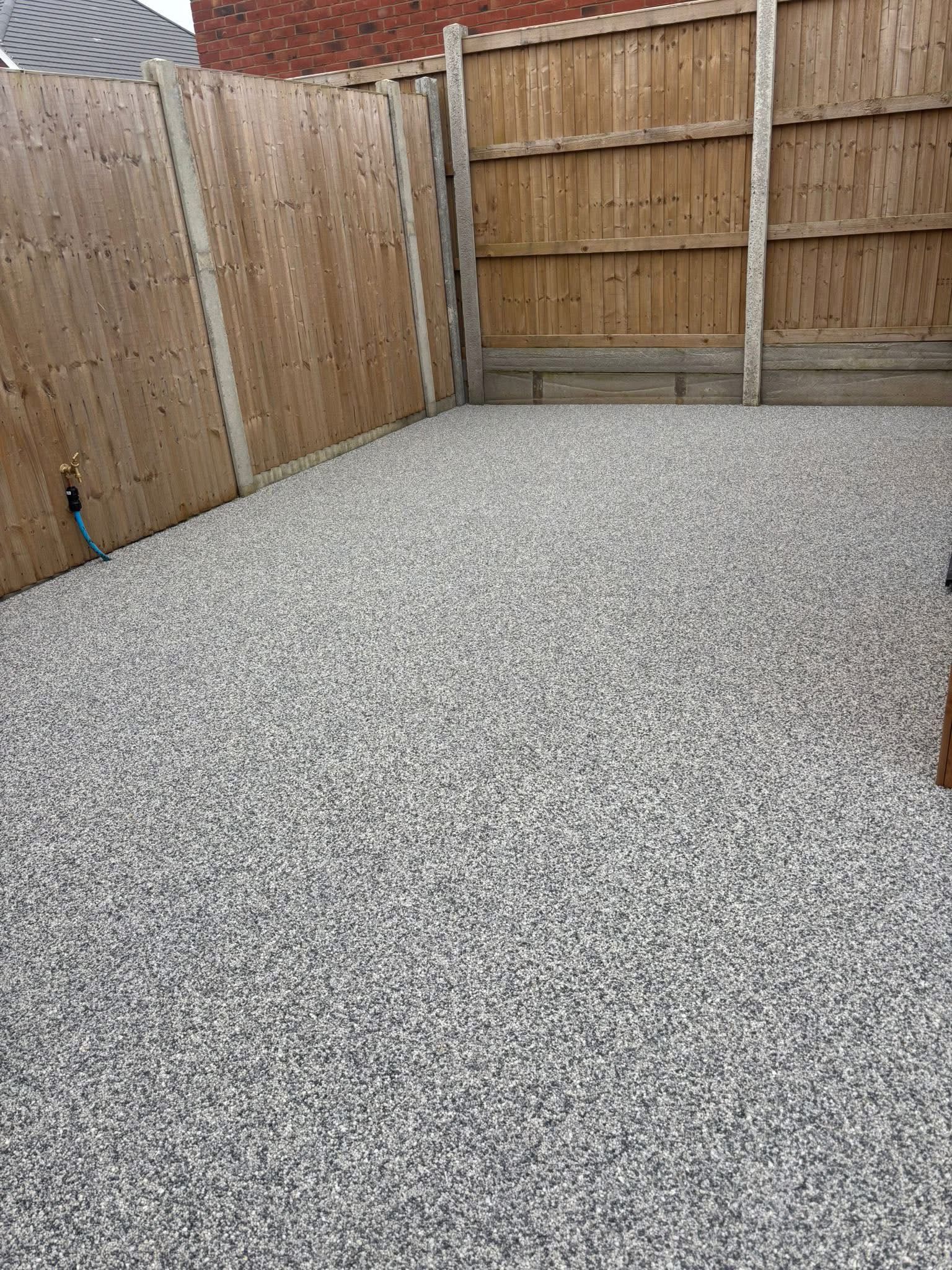 Resin bound gravel driveway installed in Essex by Andy Harragan & Sons