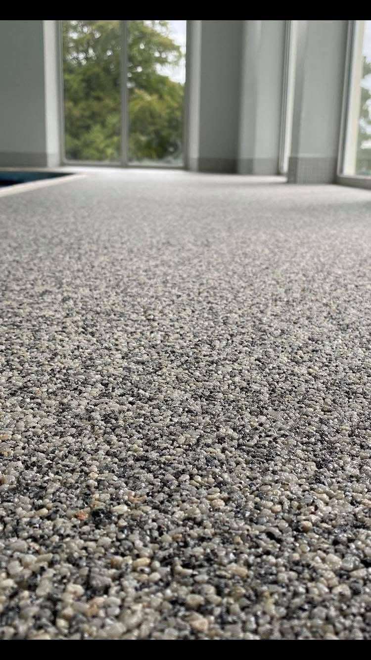 Resin bound gravel driveway installed in Essex by Andy Harragan & Sons
